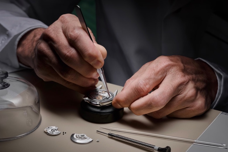 Servicing Walker Luxury Jeweller - Dundee