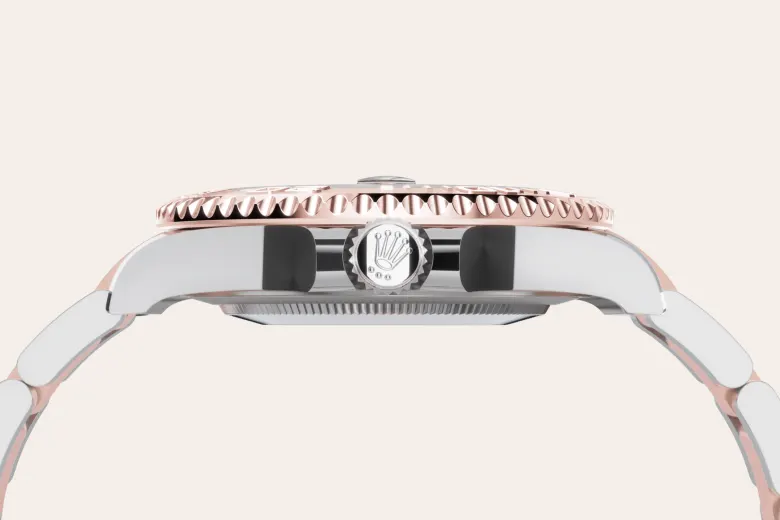 Watch Specs - of Yacht-Master 37 - Walker Luxury Jeweller