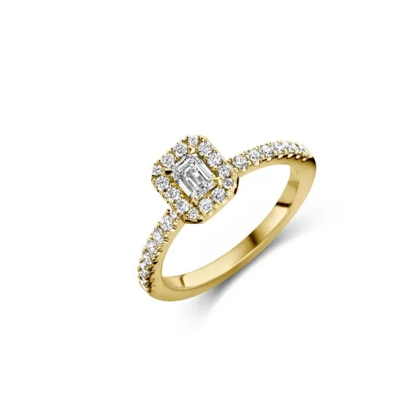 Bloch 18ct yellow gold Radiant cut diamond cluster ring with diamond set shoulders.