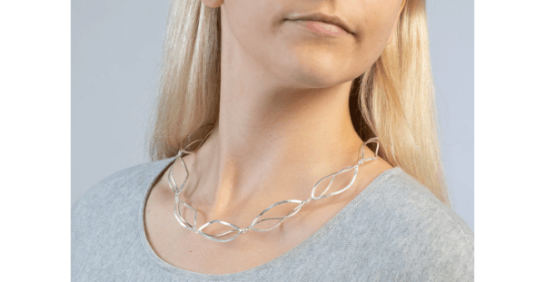 Bastian silver large open twisted link necklet - Image 2