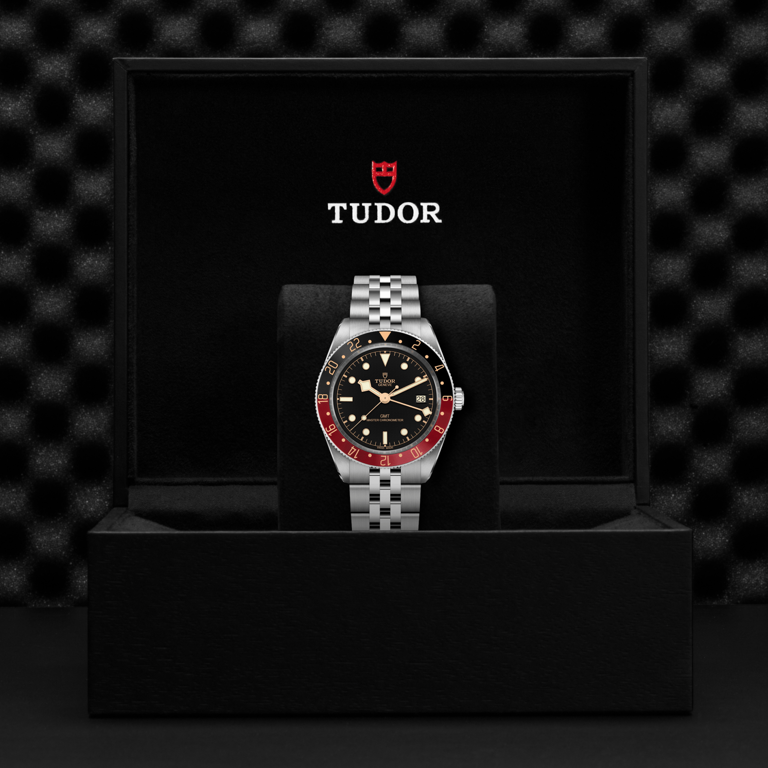 Tudor Black Bay 58 GMT 39mm watch on a 5 link stainless steel bracelet 4 Tudor Black Bay 58 GMT 39mm watch on a 5 link stainless steel bracelet - Image 4