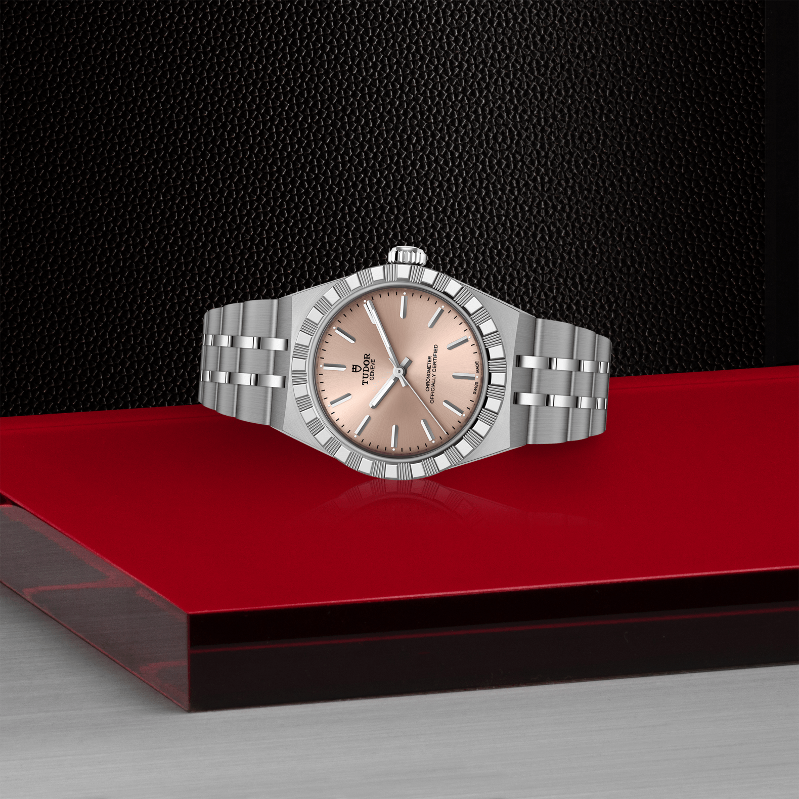 TUDOR Royal 30mm steel case Salmon dial 3 TUDOR Royal 30mm steel case Salmon dial - Image 3