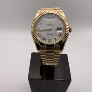 Pre-Owned Rolex Day Date II 41mm